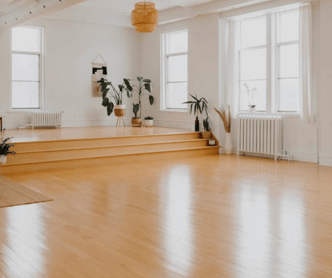 Yoga pour une belle énergie de groupe à Laval